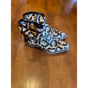 Gianni Bini Leopard Calf Hair Studded Ankle Boots – Size 7.5M